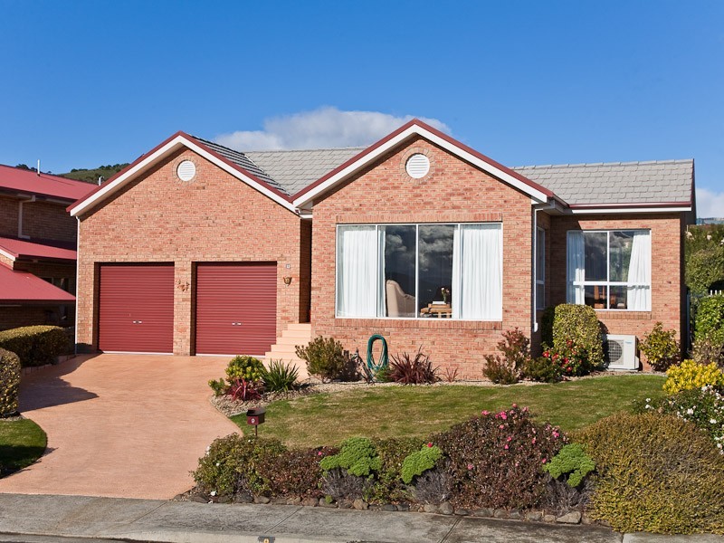 9 Pindos Drive, Tranmere TAS 7018