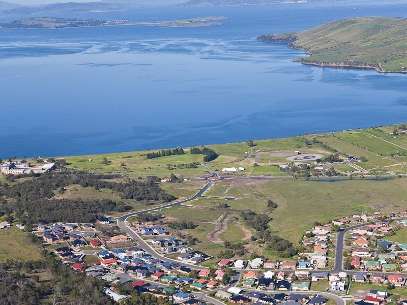 Oakdowns TAS 7019