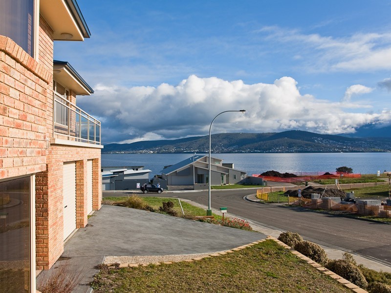 6 Trikala Place, Tranmere TAS 7018
