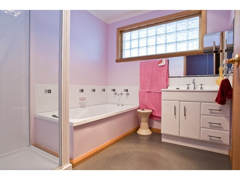 6 Trikala Place, Tranmere TAS 7018