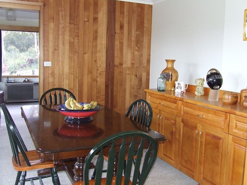 13 Cedar Street, Lindisfarne TAS 7015