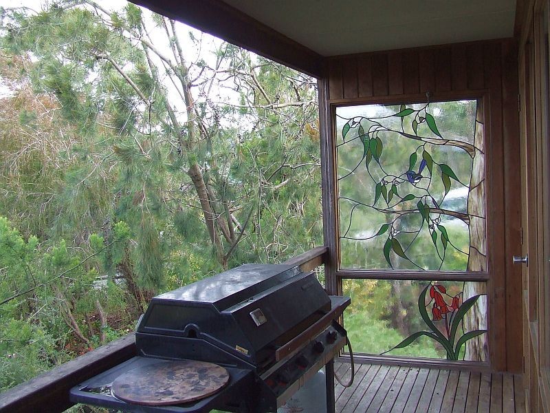 13 Cedar Street, Lindisfarne TAS 7015