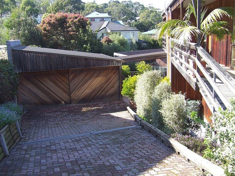 13 Cedar Street, Lindisfarne TAS 7015