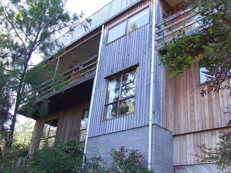 13 Cedar Street, Lindisfarne TAS 7015