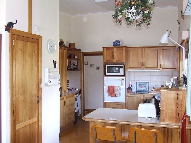 1 Nubeena Street, Lindisfarne TAS 7015