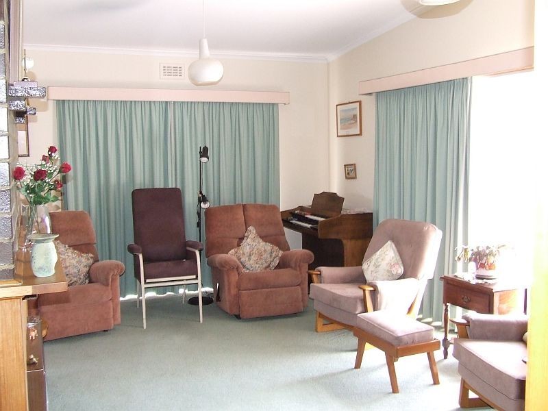 1 Nubeena Street, Lindisfarne TAS 7015