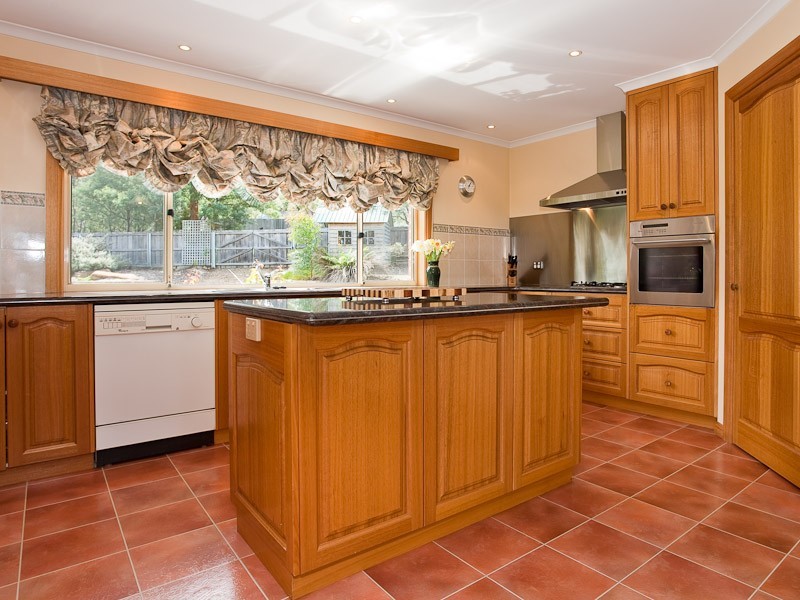 27 Katrina Court, Lindisfarne TAS 7015