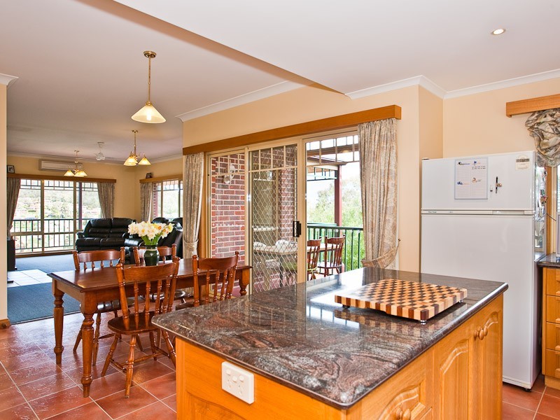 27 Katrina Court, Lindisfarne TAS 7015