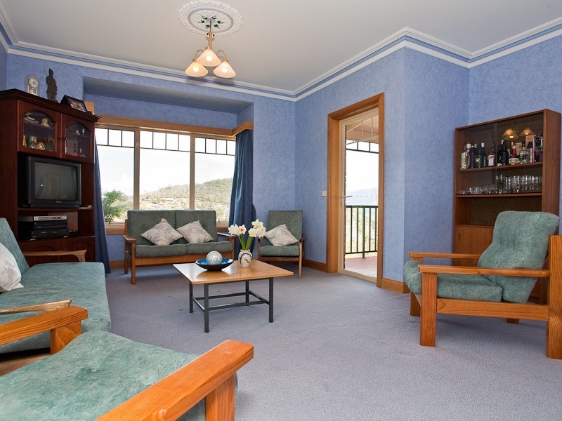 27 Katrina Court, Lindisfarne TAS 7015