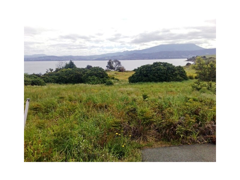 124 Spitfarm Road, Opossum Bay TAS 7023