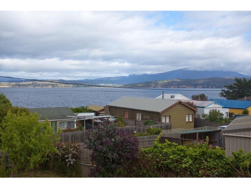 8  Gellibrand Lane, Opossum Bay TAS 7023
