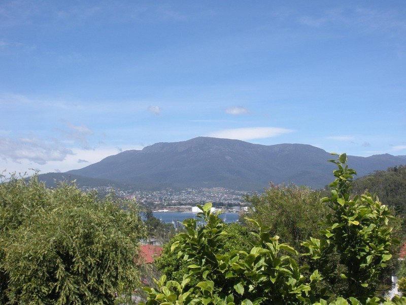 2/1 Evergreen Tce, Geilston Bay TAS 7015