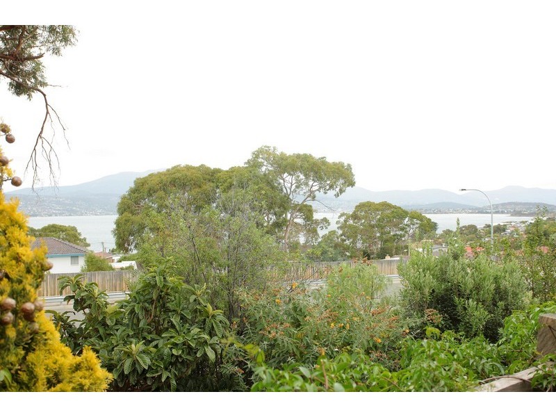 9  Tunah Street, Howrah TAS 7018