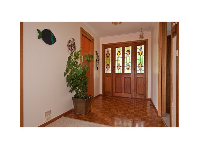 78 Begonia Street, Lindisfarne TAS 7015