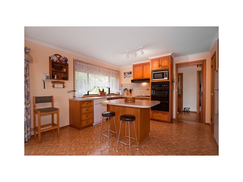 78 Begonia Street, Lindisfarne TAS 7015