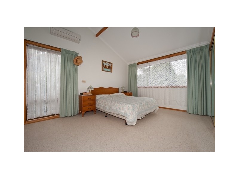 78 Begonia Street, Lindisfarne TAS 7015