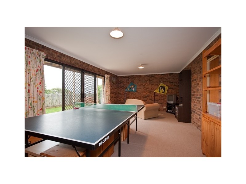 78 Begonia Street, Lindisfarne TAS 7015