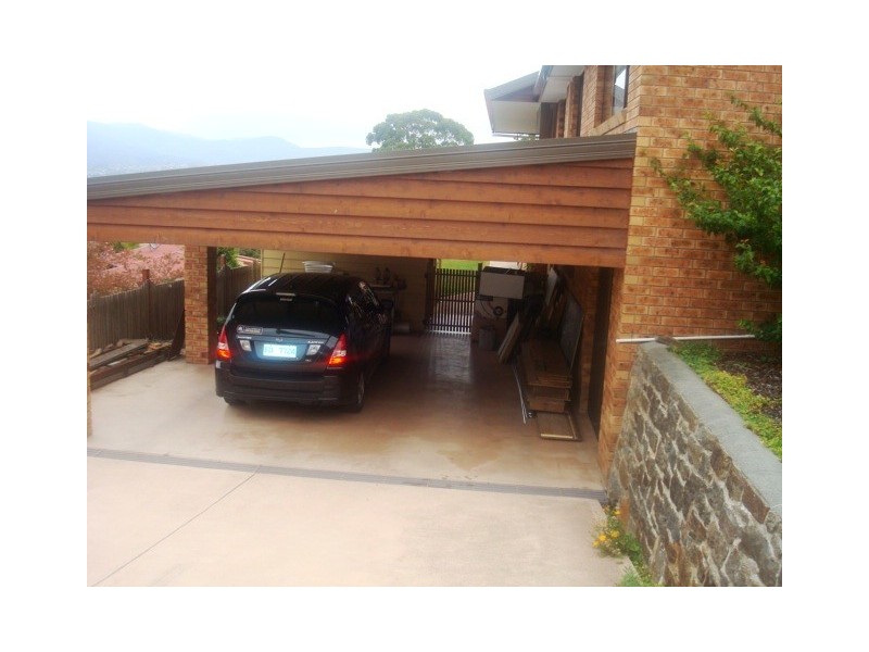 78 Begonia Street, Lindisfarne TAS 7015