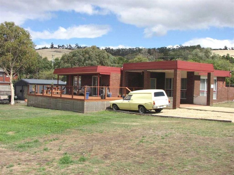 6-8 Bicheno Street, Clifton Beach TAS 7020