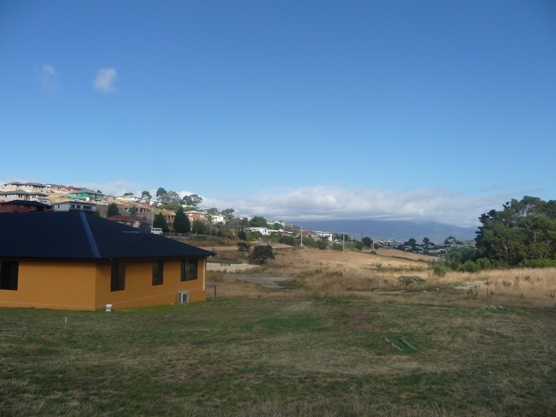 7 Solandra, Mornington TAS 7018