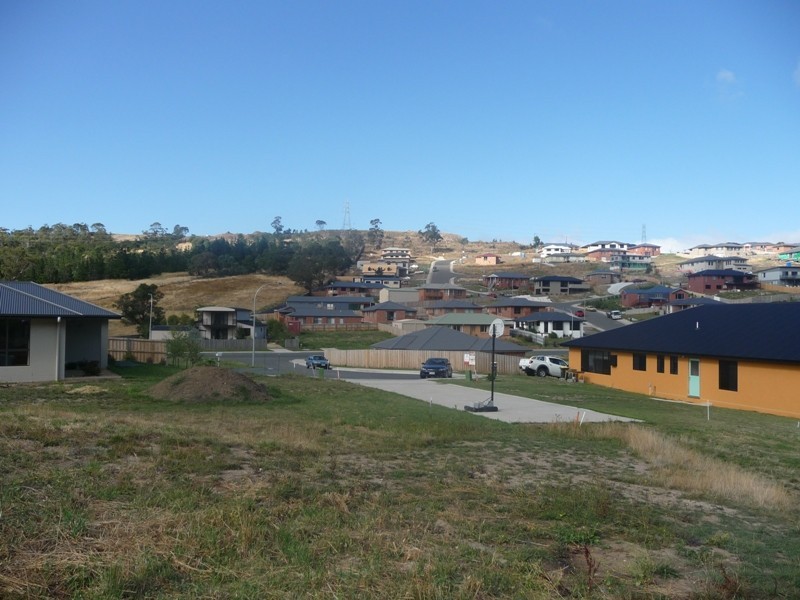 7 Solandra, Mornington TAS 7018