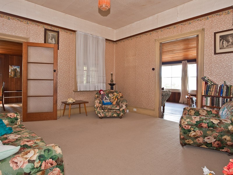 4 Ambleside, Lindisfarne TAS 7015