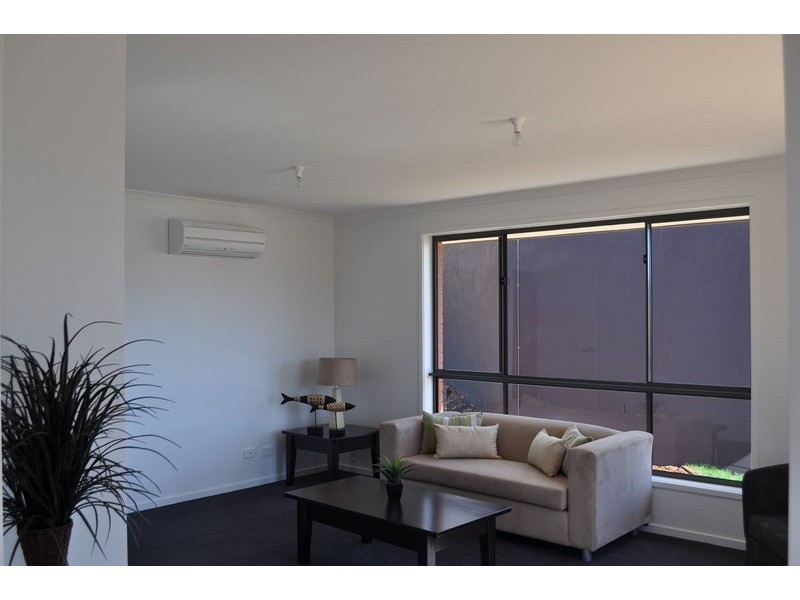 1/6 Chaplains Close, Howrah TAS 7018