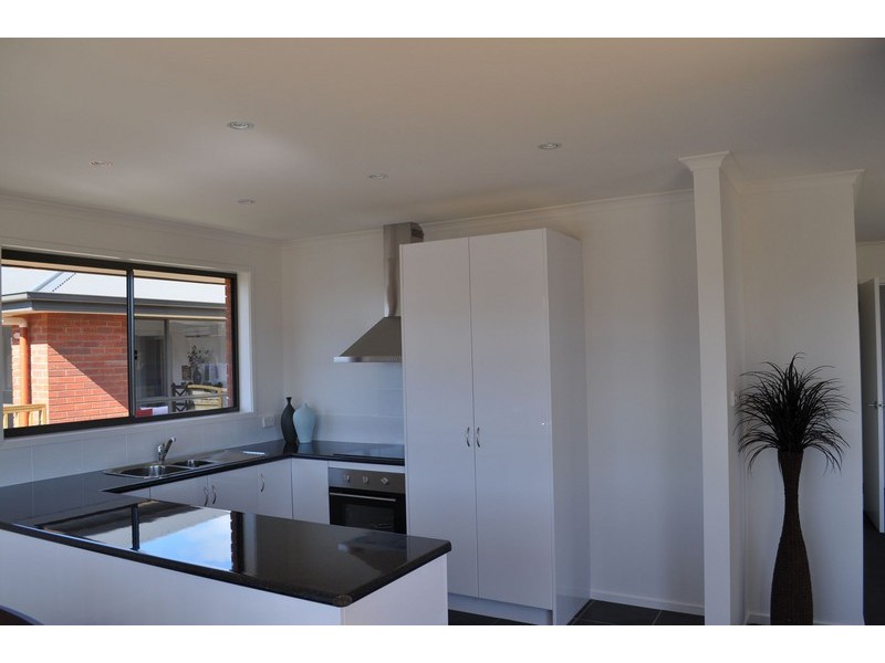 1/6 Chaplains Close, Howrah TAS 7018