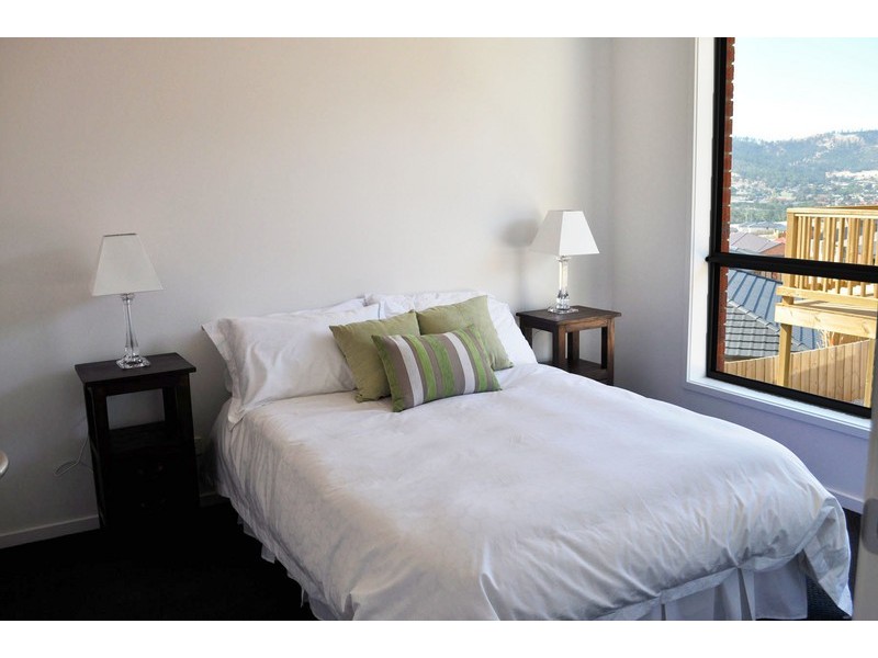 1/6 Chaplains Close, Howrah TAS 7018