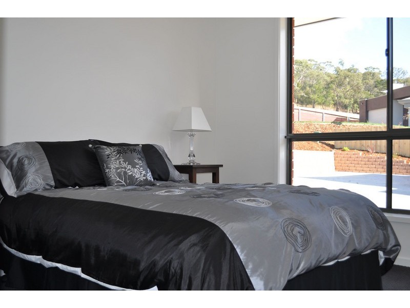 2/6 Chaplains Close, Howrah TAS 7018