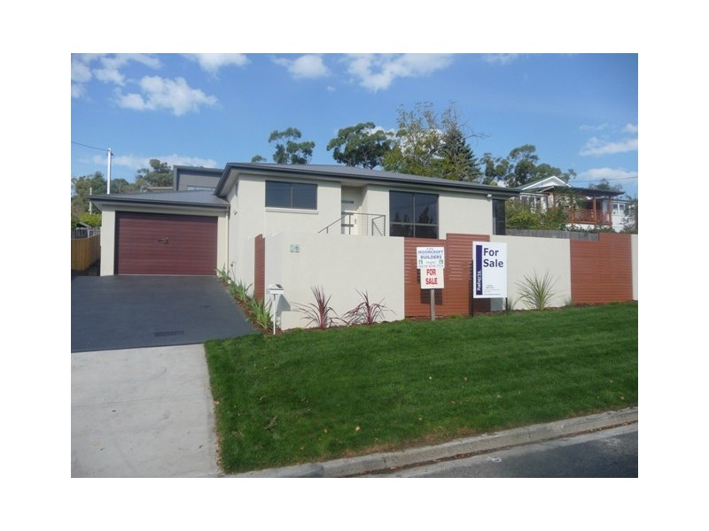 16 Derwent Avenue, Geilston Bay TAS 7015
