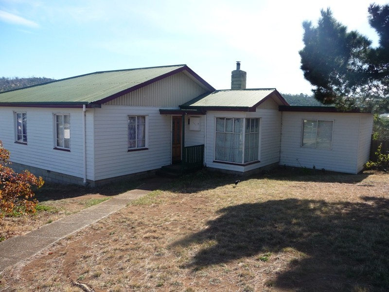 172 Cambridge Road, Warrane TAS 7018
