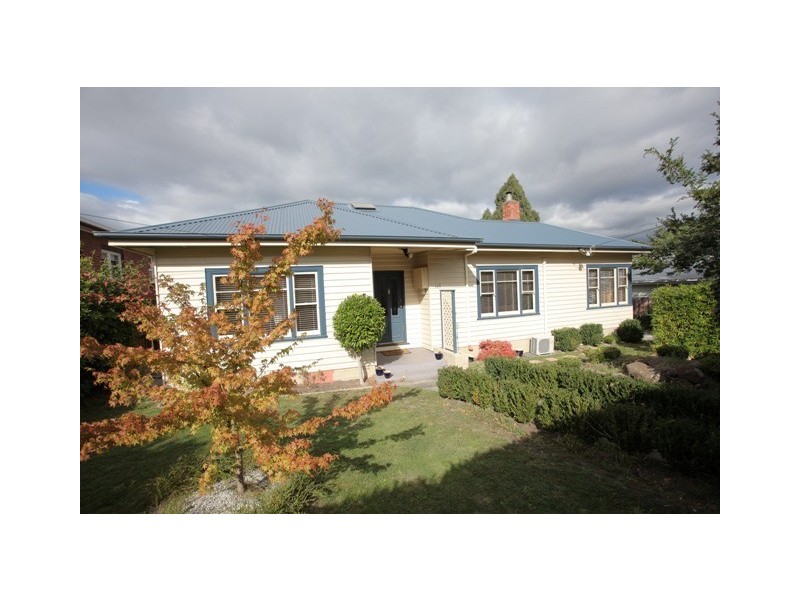128 Gordons Hill Road, Lindisfarne TAS 7015