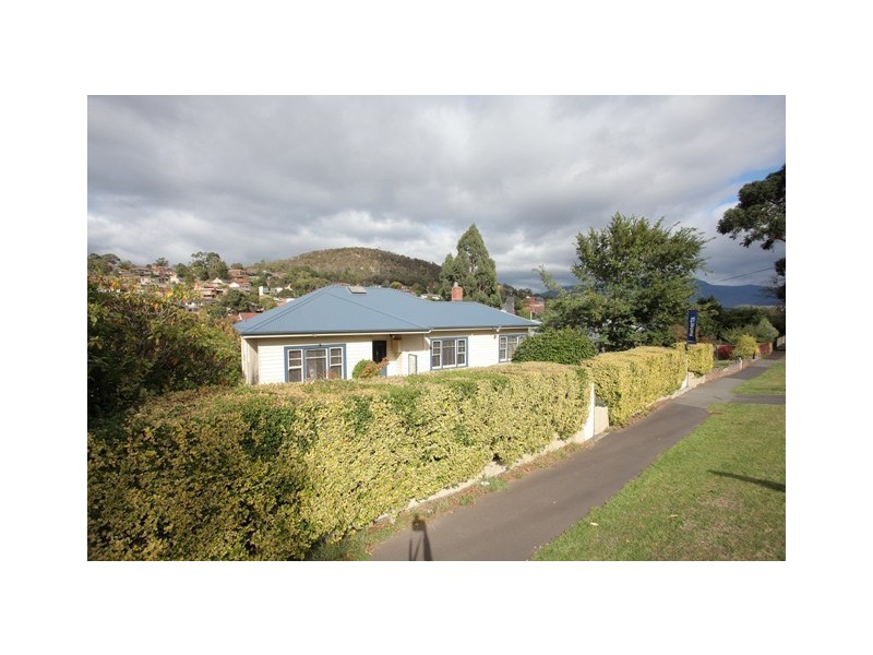 128 Gordons Hill Road, Lindisfarne TAS 7015
