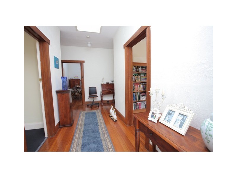 128 Gordons Hill Road, Lindisfarne TAS 7015