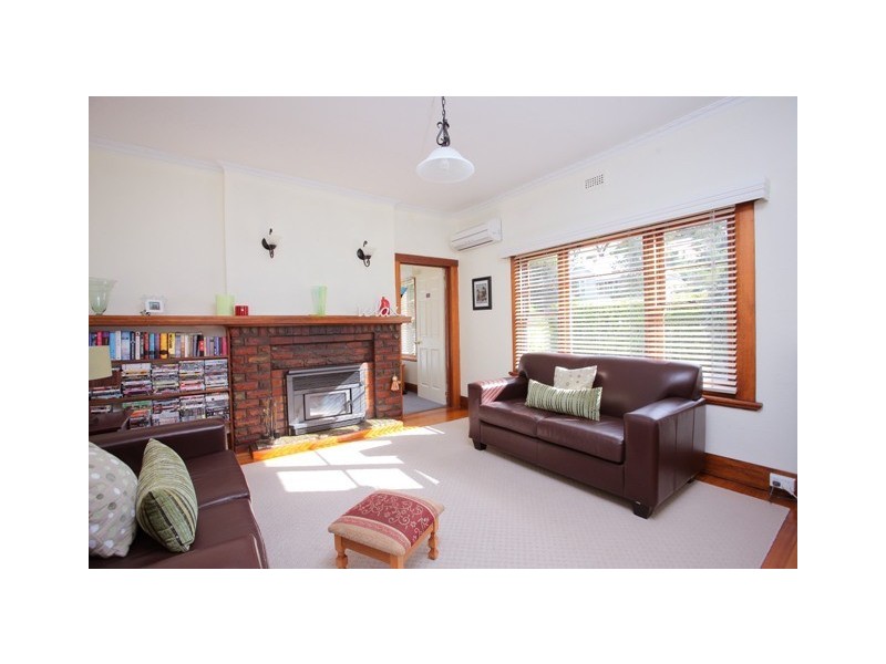 128 Gordons Hill Road, Lindisfarne TAS 7015