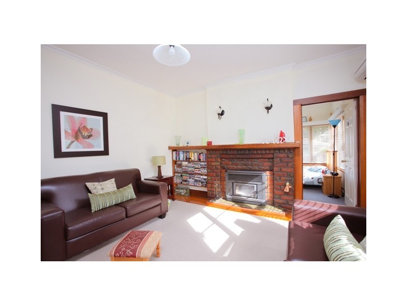 128 Gordons Hill Road, Lindisfarne TAS 7015