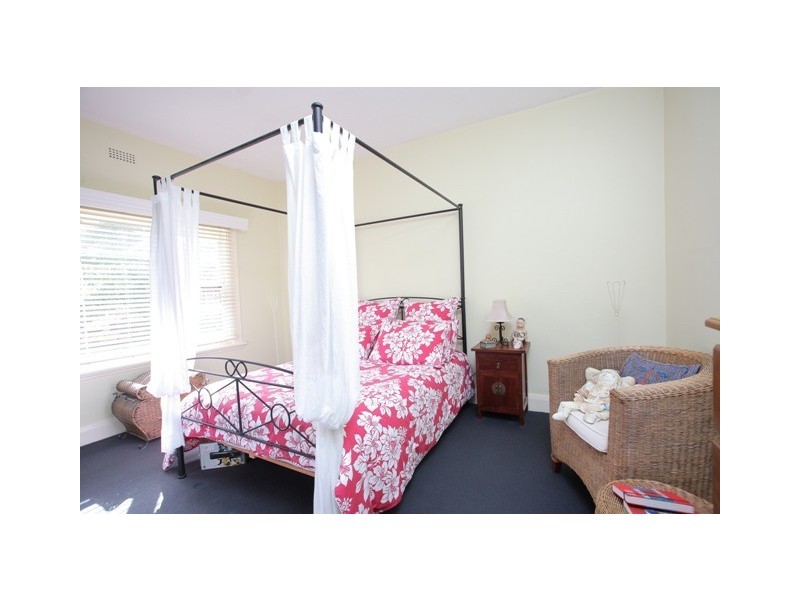 128 Gordons Hill Road, Lindisfarne TAS 7015