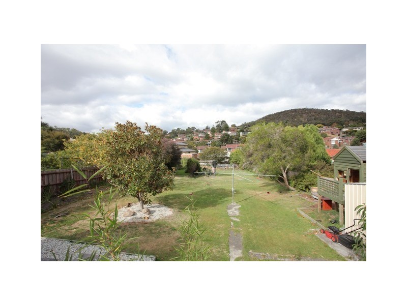 128 Gordons Hill Road, Lindisfarne TAS 7015