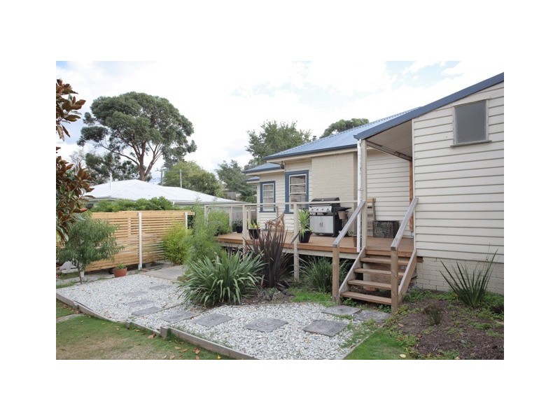 128 Gordons Hill Road, Lindisfarne TAS 7015