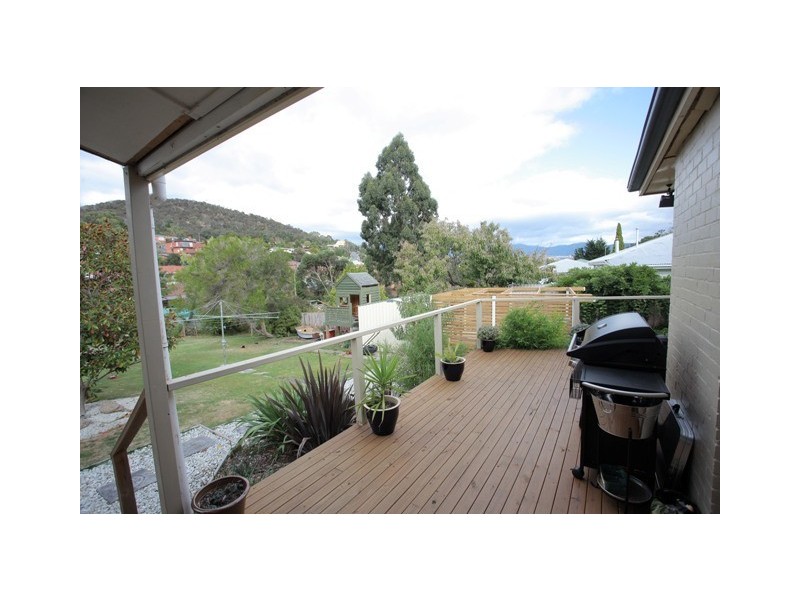 128 Gordons Hill Road, Lindisfarne TAS 7015