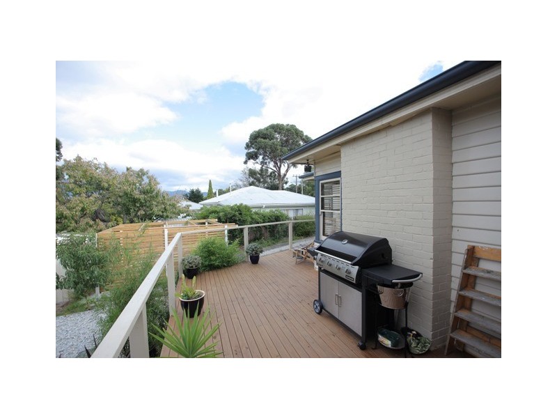 128 Gordons Hill Road, Lindisfarne TAS 7015