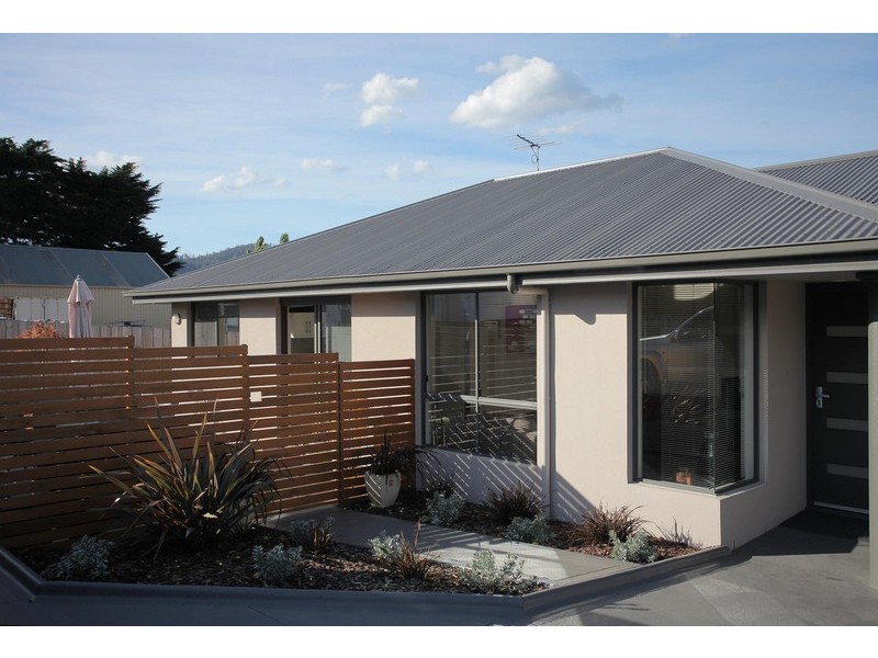 2/18 Glebe Hill Road, Howrah TAS 7018