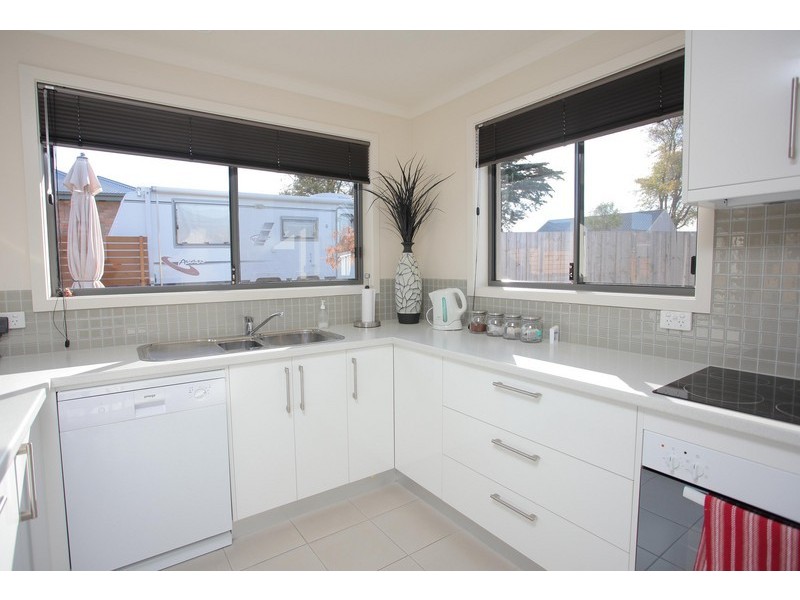 2/18 Glebe Hill Road, Howrah TAS 7018