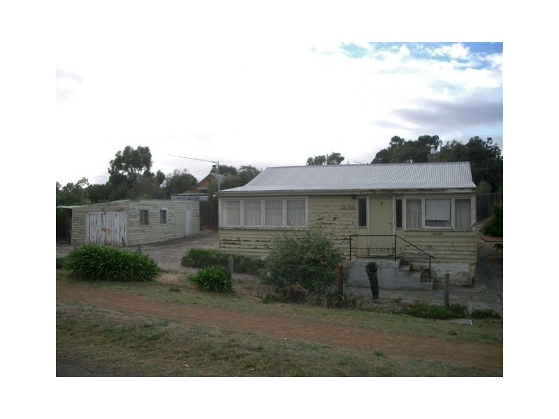 2 Bisdee Street, South Arm TAS 7022
