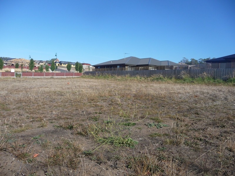 8 Glebe Hill Road, Howrah TAS 7018