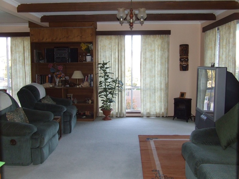 8 Vicary Place, Rokeby TAS 7019