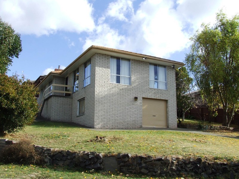 8 Vicary Place, Rokeby TAS 7019