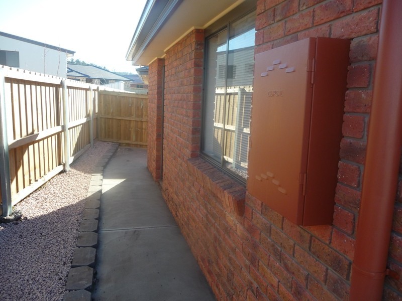 1 and 2 /86 Clemont Lane, Howrah TAS 7018