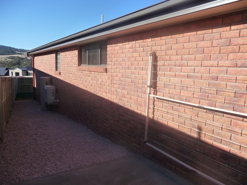 1 and 2 /86 Clemont Lane, Howrah TAS 7018